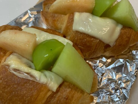 クロワッサンのフルーツサンド